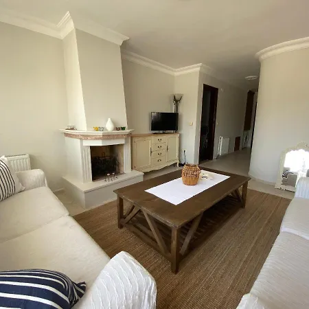 Cosy Apartment In Bitez By The Beach & Shared Pool Appartamento
