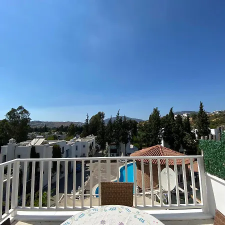 Cosy Apartment In Bitez By The Beach & Shared Pool Apartment
