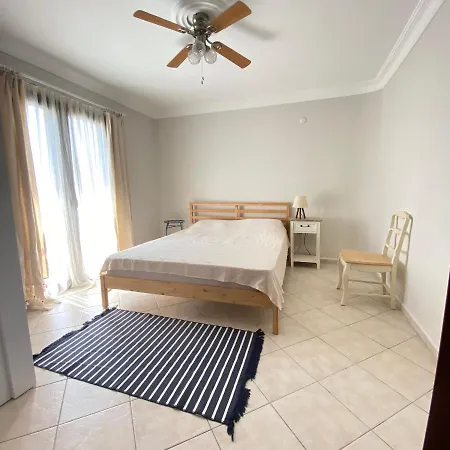 Cosy Apartment In Bitez By The Beach & Shared Pool Apartment *