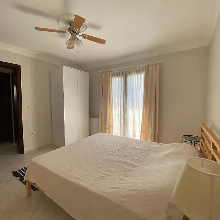 Cosy Apartment In Bitez By The Beach & Shared Pool Apartment *
