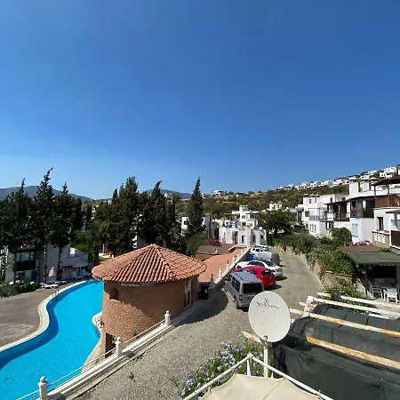 Cosy Apartment In Bitez By The Beach & Shared Pool Apartment *