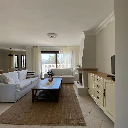 Cosy Apartment In Bitez By The Beach & Shared Pool 아파트 *