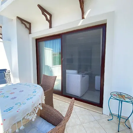 아파트 Cosy Apartment In Bitez By The Beach & Shared Pool